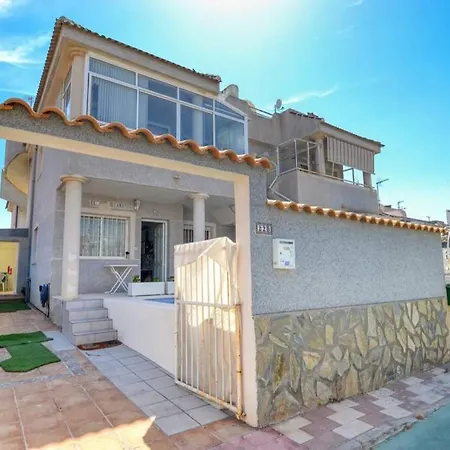 Holiday home Bungalow Con Piscina Privada A 10 Min Playa